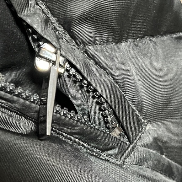 Laundry by Shelli Segal Black Down Puffer Jacket with Faux Fur Trim – Size M - Picture 4 of 14